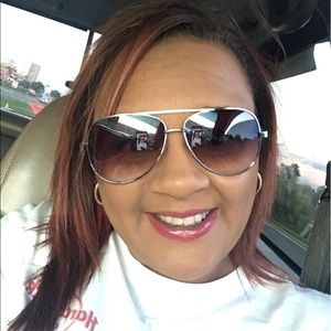 Meet your Posher, Felicia